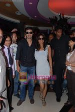 Priyanka Chopra and Ranbir Kapoor attend couples screening of Anjaana Anjaani in Fame, Malad on 1st Oct 2010 (4).JPG